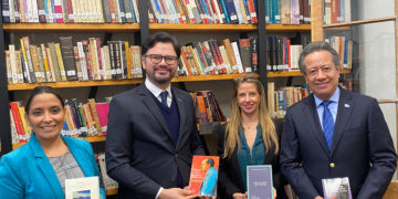 Dirección de Extensión y Embajada de Guatemala
